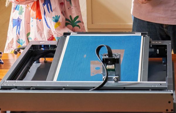 xTool Screen Printer  รวมมิตรเครื่องมือสร้างธุรกิจสกรีนเสื้อครบจบแบบ 3 in 1