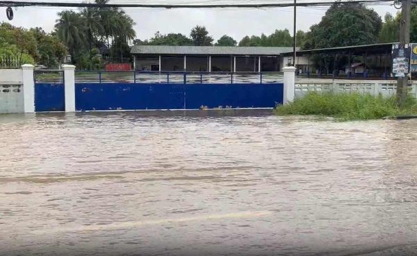 ฝนกระหน่ำข้ามคืน ทำหนองคายน้ำท่วมหลายจุด