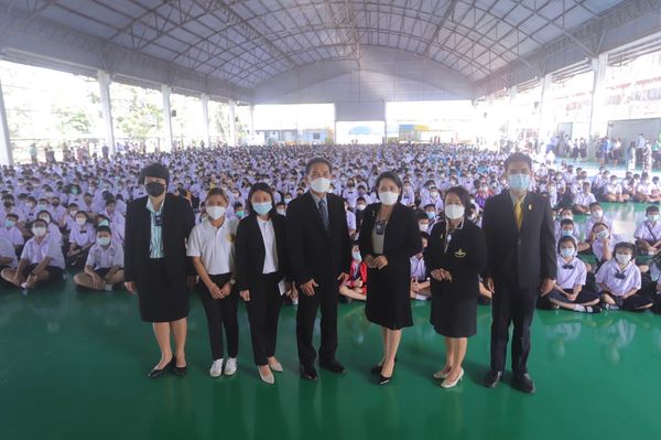 'หน่วยงานธรรมาภิบาล' มอบทุน 50,000 บาท ให้ รร.ฤทธิยะฯ เพื่อพัฒนาการศึกษา