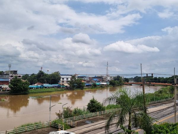 ประมวลภาพน้ำท่วมชุมชนตลาดเก่า จ.ปราจีนบุรี