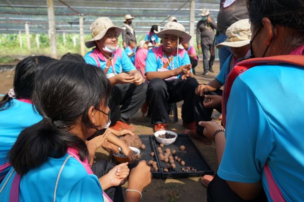 CPF สร้างเครือข่ายเยาวชนรักษ์สิ่งแวดล้อม จัดค่ายปันรู้ ปลูกรักษ์ ที่เขาพระยาเดินธง