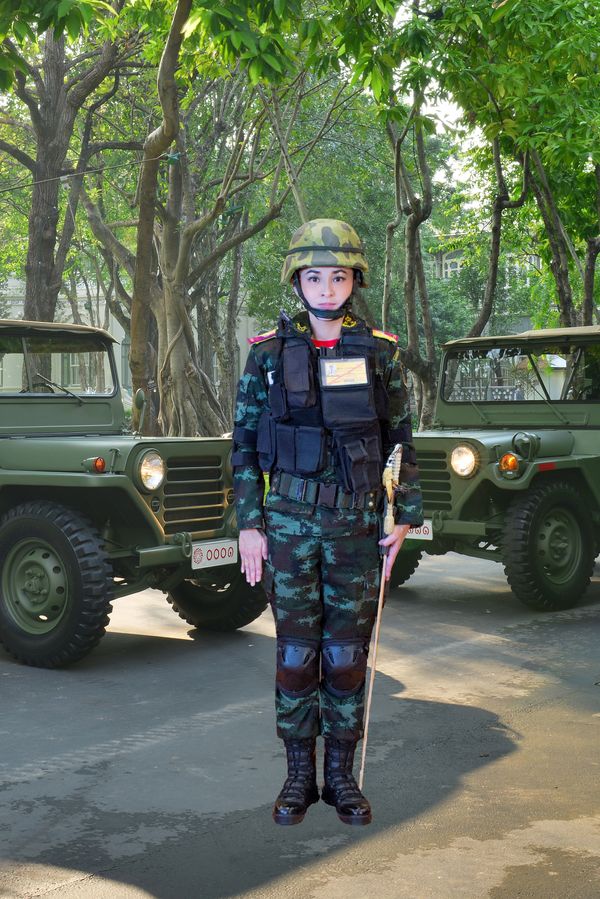 ‘ในหลวง ร. 10’ พระราชทานพระบรมฉายาลักษณ์คู่ ‘พระราชินี’ 8 พระรูป