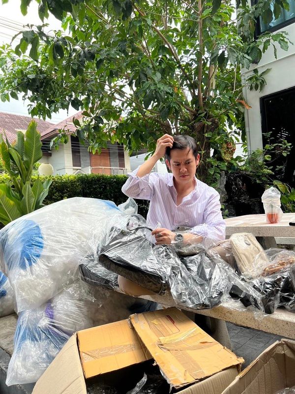 แฟนคลับแห่ชื่นชม ยุ้ย จีรนันท์ ร่วมไลฟ์ขายของกับ ร๊อคกี้ สุรบดินทร์