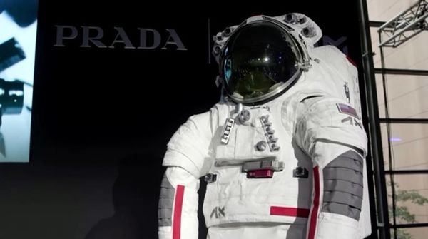 Prada จับมือ Axiom Space เผยโฉมชุดอวกาศชุดใหม่เตรียมไปดวงจันทร์