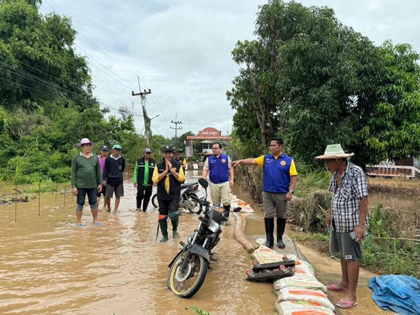 น้ำป่าจากเขาเพชรบูรณ์ทะลักท่วม 4 หมู่บ้านในพิจิตร โรงเรียนปิดเรียน 1 แห่ง