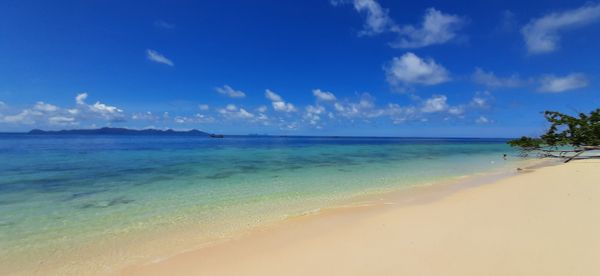 “เกาะกระดาน” ชายหาดสวยที่สุดในโลก เดินทางอย่างไร เที่ยวฤดูไหนสวยที่สุด!