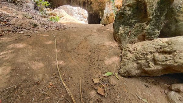 ถ้ำโต๊ะหลวง! ถูกใช้เป็นสนามประลองรถวิบาก-นักการเมืองท้องถิ่นร่วมก๊วน