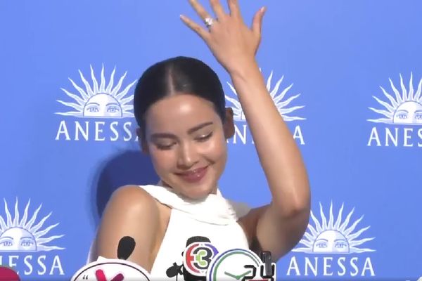 เตรียมชุดรอทุกวัน ญาญ่า เขินหนัก เล่าย้อนโมเมนต์ ณเดชน์ ขอแต่งงาน 