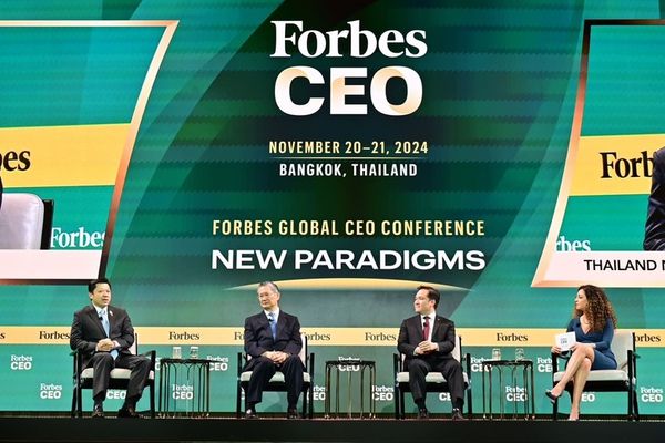 ผู้นำ เครือเจริญโภคภัณฑ์ ‘ธนินท์-สุภกิต-ศุภชัย เจียรวนนท์’ ร่วมงาน Forbes Global CEO Conference 2024