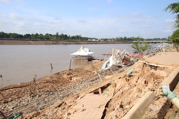 พิษน้ำท่วมอุบล! ทำ 6 เขื่อนริมตลิ่งทรุด ผู้ว่าฯสั่งเร่งซ่อม-ของบเพิ่ม