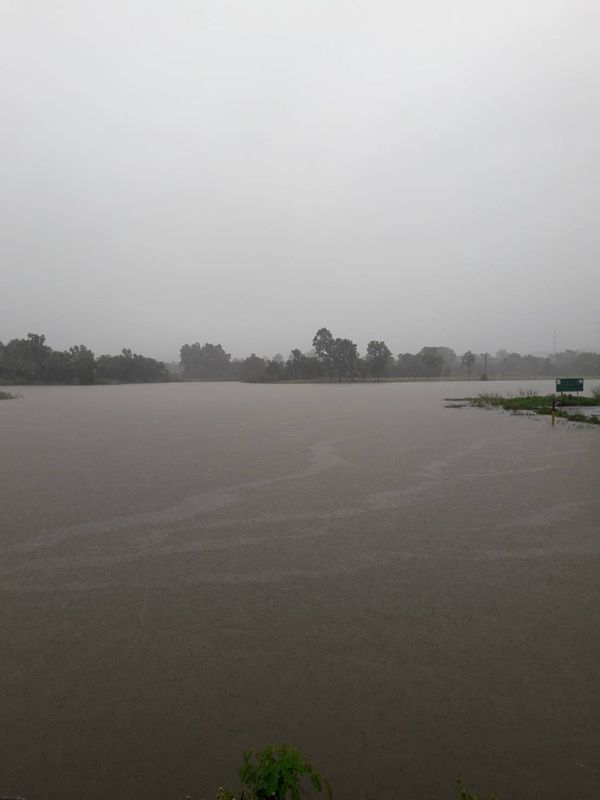 ประมวลภาพ ฝนถล่มปราจีนฯ น้ำป่าหลากท่วมหมู่บ้านตีนเขาทับลาน