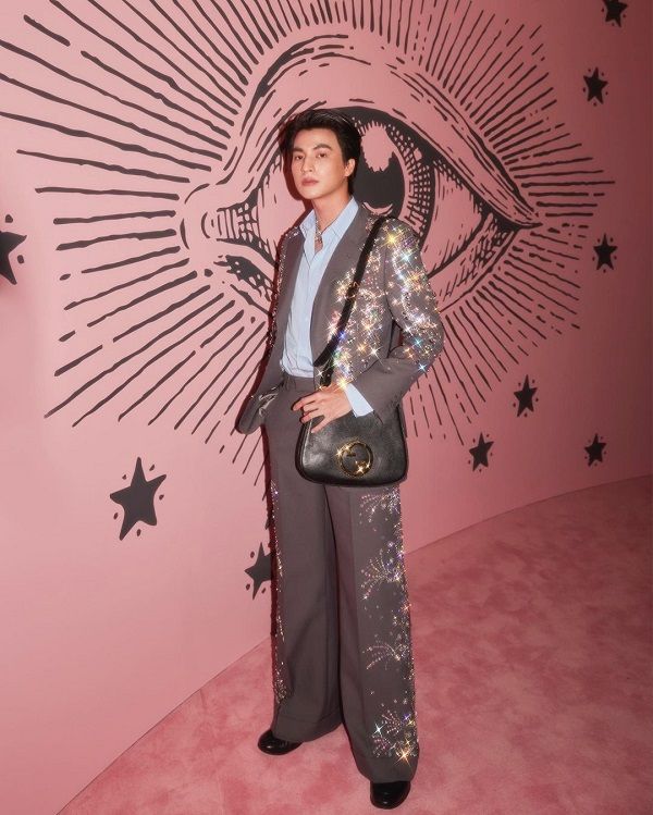  “กลัฟ คณาวุฒิ” หล่อหรูวิบวับร่วมเปิดนิทรรศการ “Gucci” ที่ออสเตรเลีย (มีคลิป)