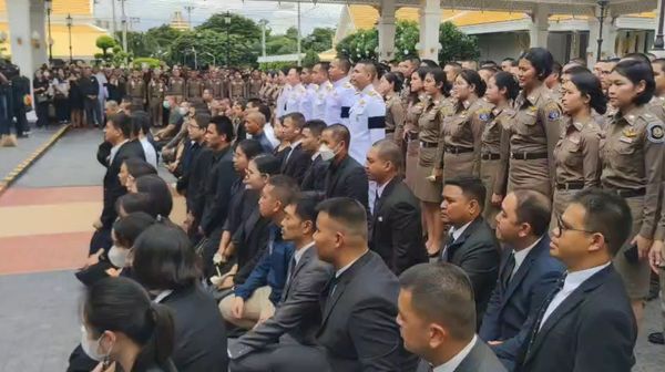 พิธีพระราชทานเพลิงศพ สารวัตรแบงค์ เพื่อนๆร้องเพลงอาลัยครั้งสุดท้าย!