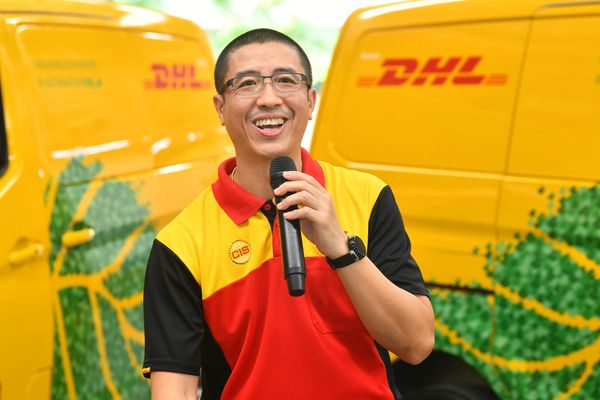 DHL ลุยใช้ EV ขนส่งพัสดุด้วยรถพลังงานไฟฟ้า เดินหน้าเพื่อความยั่งยืน !