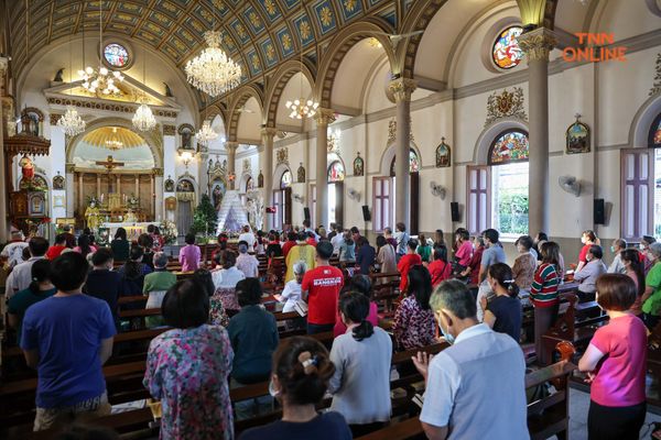 สมโภชพระคริสตสมภพ ชาวคริสต์ประกอบพิธีมิสซาในวันคริสต์มาส