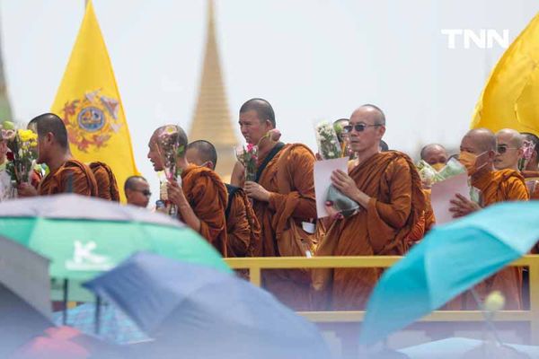 วันสุดท้ายเนืองแน่น ชาวพุทธเข้ากราบพระบรมสารีริกธาตุและพระอรหันตธาตุ