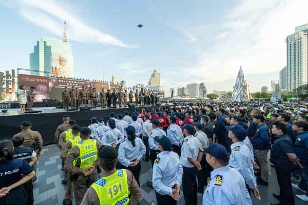 ไอคอนสยาม ผนึกกำลังพันธมิตรภาครัฐ เตรียมพร้อมกำลังพลปฏิบัติการด้านความปลอดภัย เพิ่มความเชื่อมั่น - พร้อมอำนวยความสะดวกนักท่องเที่ยว ต้อนรับงานเคานต์ดาวน์ระดับโลก Amazing Thailand Countdown 2025