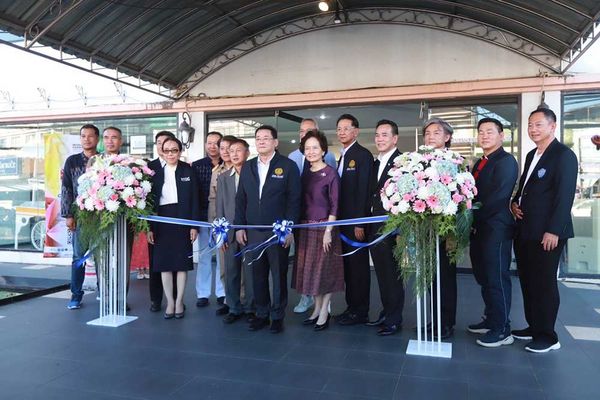 พณ. เปิดงานยิ่งใหญ่ จับมือจังหวัดจันทบุรี ตอกย้ำการเป็น “นครอัญมณีโลก”