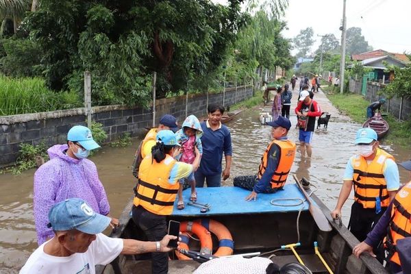 พายุโนรูถล่มอุบลฯ กลาโหม สั่งทุกเหล่าทัพระดมกำลังพลช่วยผู้ประสบภัย