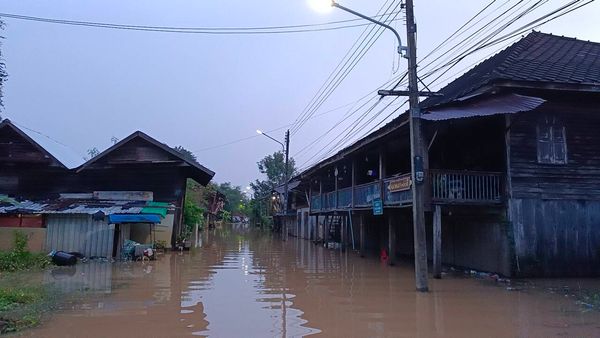 ประมวลภาพน้ำท่วมชุมชนตลาดเก่า จ.ปราจีนบุรี