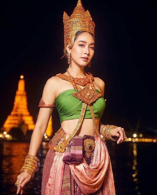 สวยสะกดใจ มิน พีชญา สวมชุดไทยแปลงโฉมเป็นนางนพมาศ 