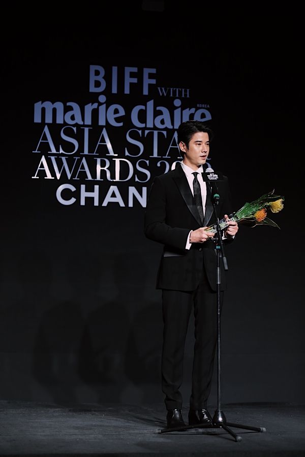 มาริโอ้ เมาเร่อ คว้ารางวัล Face of Asia ในงาน BIFF With Marie Claire Asia Star Awards 2022 (มีคลิป)