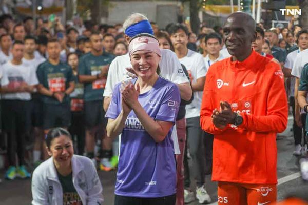 ประมวลภาพ พระราชินี ทรงร่วมกิจกรรมวิ่งผ่าเมือง Amazing thailand Marathon Bangkok 2024