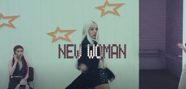 เนื้อเพลง พร้อมคำแปลเพลง NEW WOMAN เพลงใหม่ ลิซ่า กับความหมายสุดจึ้ง