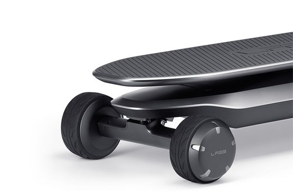 ยืนนิ่ง ๆ ก็วิ่งฉิว กับ ELECTRIC SKATEBOARD จาก  VLND DESIGN