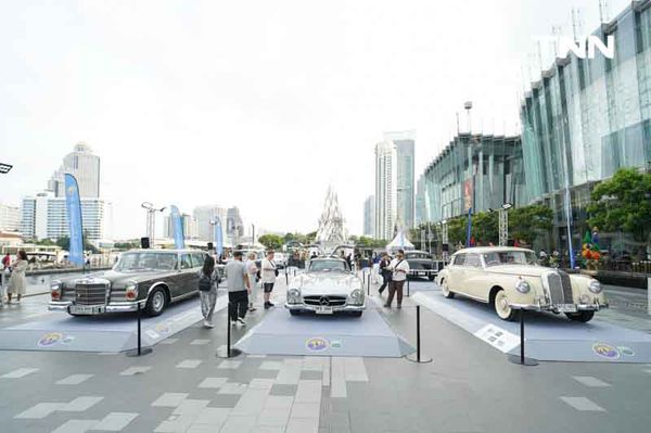 สัมผัสตำนานรถโบราณ ริมเจ้าพระยา ในงาน “ICONSIAM VINTAGE CAR SHOW”