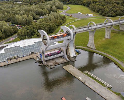 ลิฟต์ยกเรือ แบบหมุนได้ The Falkirk Wheel หนึ่งเดียวในโลก!