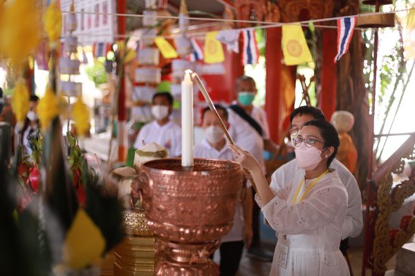 ครอบครัวทำตามความตั้งใจของ อาต้อย เศรษฐา ทำพิธีพุทธาภิเษก เหรียญเศรษฐศิลป์ 