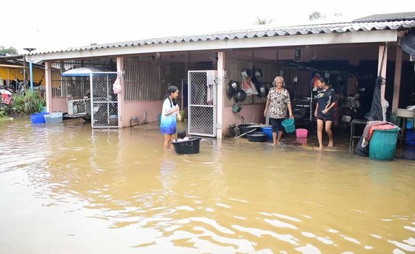 ตราด ประกาศภัยพิบัติ 2 อำเภอ จัดงบช่วยน้ำท่วม