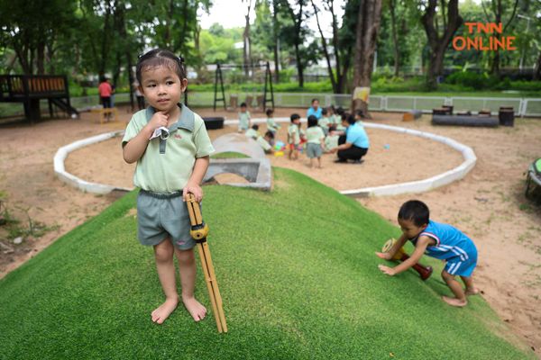 มูลนิธิศูนย์นมแม่ฯ ชูต้นแบบ “เด แคร์” พัฒนาเด็กไทยด้วย “นมแม่และเลี้ยงดูคู่เรียนรู้”