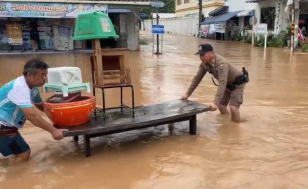 น้ำป่าทะลักพิจิตร-เพชรบูรณ์ ปิด รร.หลายแห่ง