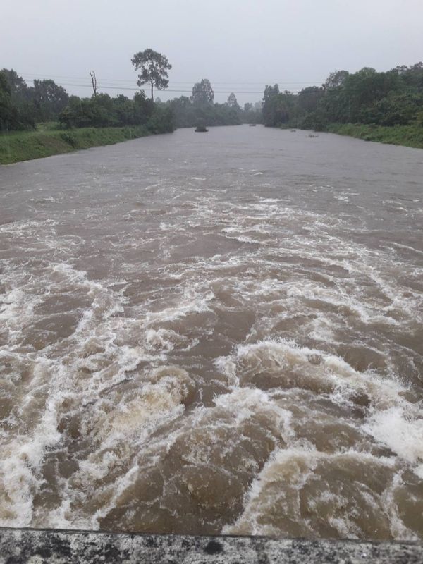 ประมวลภาพ ฝนถล่มปราจีนฯ น้ำป่าหลากท่วมหมู่บ้านตีนเขาทับลาน