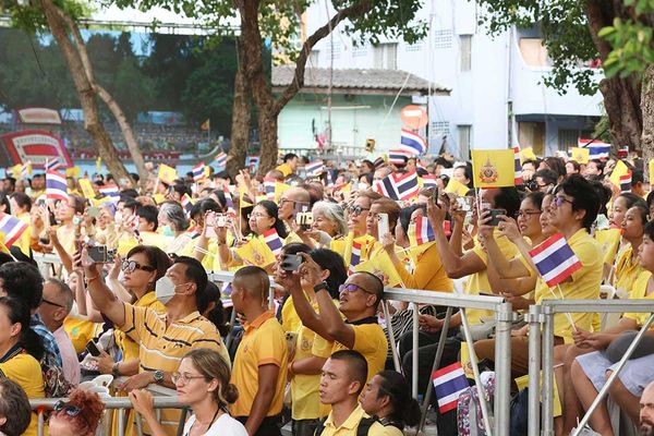 “จิราพร” เผยคนไทยปลื้มใจได้เฝ้ารับเสด็จฯ และชมความงามขบวนพยุหยาตราทางชลมารค