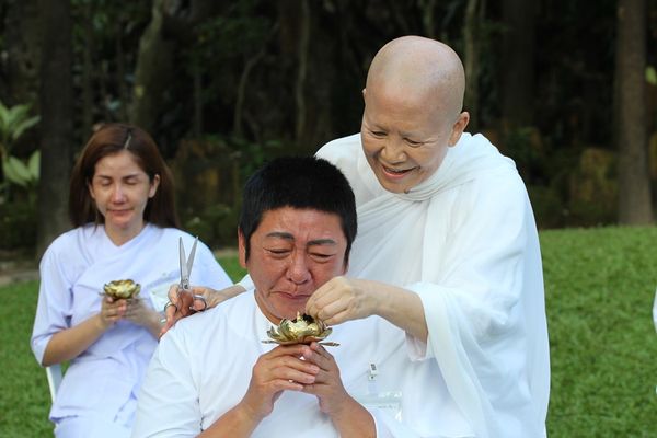 ต๊อบ ปฏิญญา ปลงผมบวชชี ครั้งที่ 2 ตอบแทนบุญคุณของคุณพ่อ