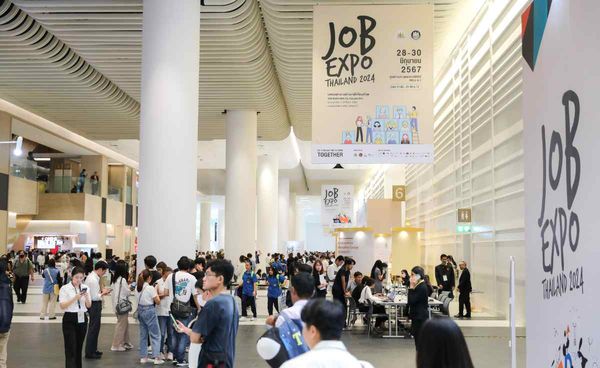 คนล้นหลาม Job Expo  สมัครงานแล้ว 9 หมื่นตำแหน่ง