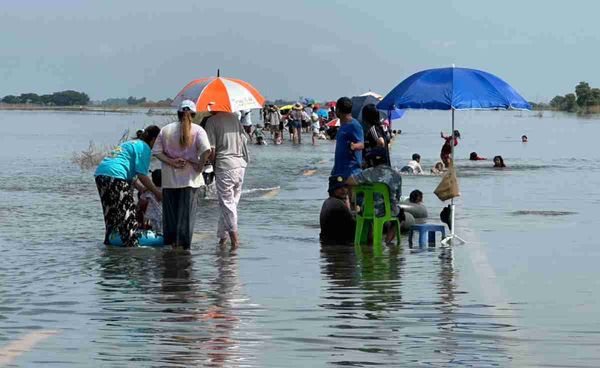 พลิกวิกฤต เปลี่ยนทุ่งตาลเอนพื้นที่รับน้ำเป็นสถานที่ท่องเที่ยว