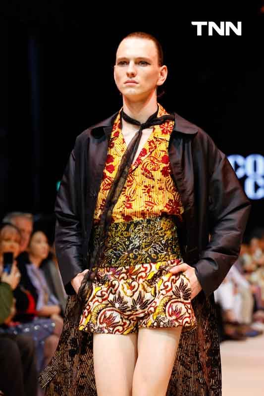 บาติกไทยสู่เวทีแฟชั่นสุดยิ่งใหญ่ “ELLE Fashion Week 2024” ในโชว์พิเศษ “Timeless Crafting with Batik”