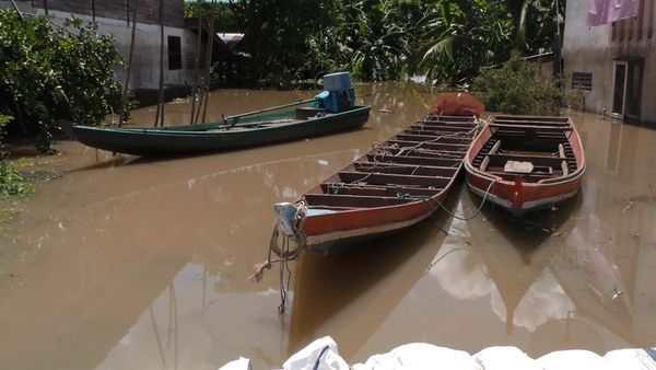 ชาวบ้านท้ายเขื่อนเจ้าพระยาน้ำยังท่วมสูง ล่าสุดระบาย 2,771 ลบ.ม./วินาที