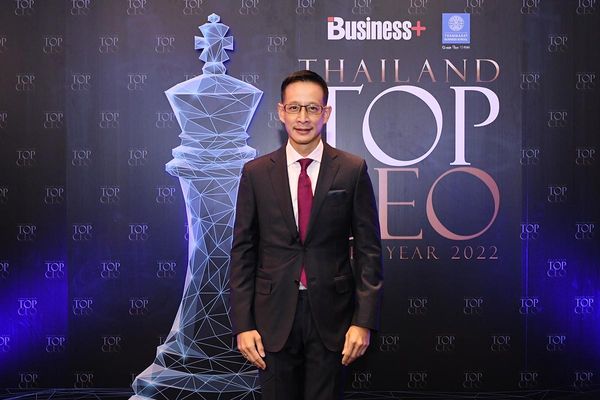 สาระ ล่ำซำ รับรางวัลสุดยอดผู้บริหารองค์กร THAILAND TOP CEO OF THE YEAR 2022