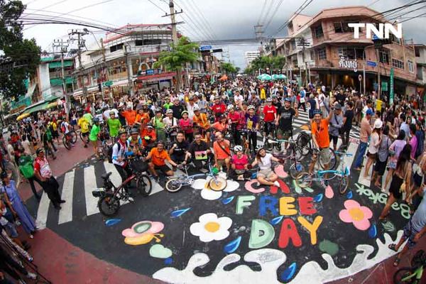 กทม. ชวนลดใช้รถ เพ้นท์สีถนนบรรทัดทองเพิ่มพื้นที่คนเดิน ในงาน Bangkok Car Free 2024