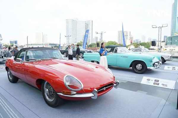 สัมผัสตำนานรถโบราณ ริมเจ้าพระยา ในงาน “ICONSIAM VINTAGE CAR SHOW”