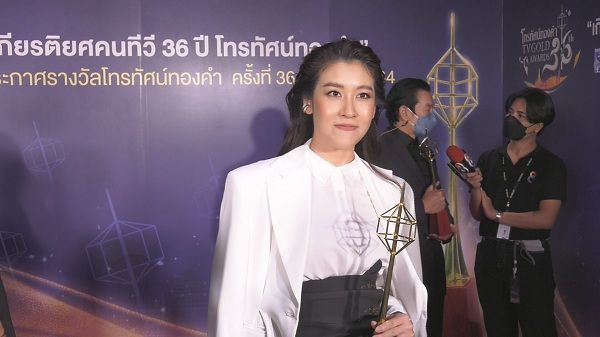 เชียร์ ฑิฆัมพร  มุ่งทำธุรกิจ เผยปีนี้ปฏิเสธงานหลายงาน (มีคลิป)