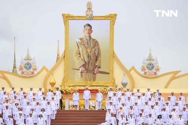 นายก นำตักบาตร-ถวายสัตย์ เนื่องในโอกาสวันเฉลิมพระชนมพรรษา พระบาทสมเด็จพระเจ้าอยู่หัว 6 รอบ