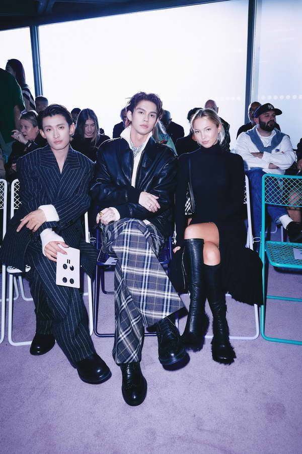 ไบร์ท วชิรวิชญ์ อวดลุคใหม่! นั่งฟรอนต์โรว์ชม Burberry Summer 2025 ที่ลอนดอน