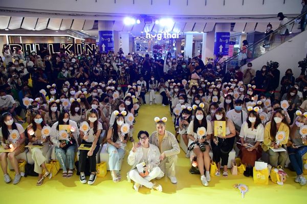 CPF ยกขบวน Egg-Bot มอบไข่ต้มซีพี อัพโปรตีนให้ Gen Z กับ 'บิวกิ้น-พุฒิพงศ์'