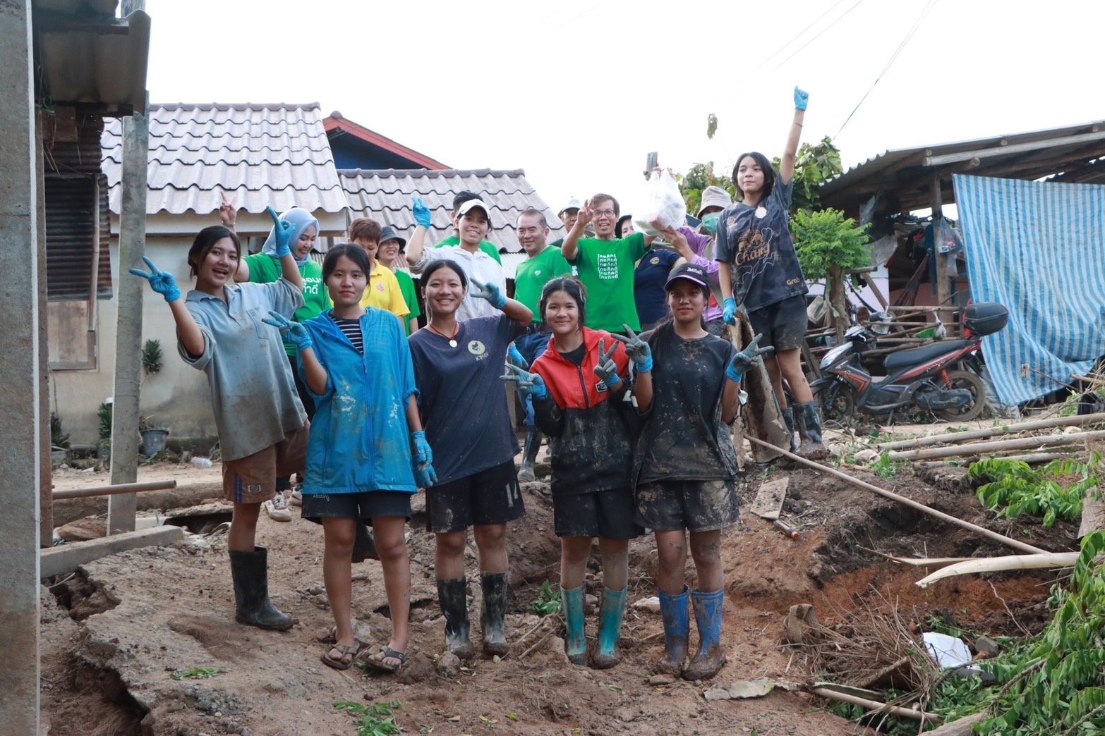 "หมอวรงค์" นำทีมไทยภักดีช่วยผู้ประสบภัยน้ำท่วมเชียงราย